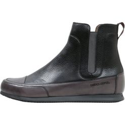 Candice Cooper MELROSE Botki kuki nero/base tamp antracite. Czarne botki damskie marki Candice Cooper, ze skóry, klasyczne, bez obcasa, bez zapięcia. Za 1009,00 zł.