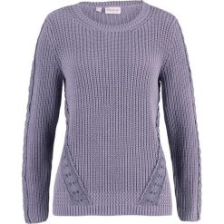 Sweter z koronkową wstawką, długi rękaw bonprix dymny fioletowy. Fioletowe swetry damskie bonprix, bez wzorów, z koronki, z długim rękawem, długie, bez kaptura. Za 89,99 zł.