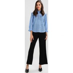 Bluzki asymetryczne: Second Female JACKLIN BLOUSE Bluzka robbia blue