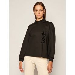 Bluza Victoria Victoria Beckham Roll Neck 2320JTP001932A. Czarne bluzy damskie Victoria Victoria Beckham, m, bez wzorów, bez rękawów, bez kaptura. Za 1169,00 zł.