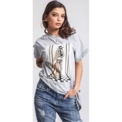 Szary T-shirt Unquestionable. Szare bluzki damskie marki other, bez wzorów, bez kołnierzyka. Za 49,99 zł.
