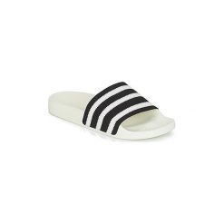 Klapki adidas ADILETTE. Czarne klapki damskie Adidas, bez wzorów. Za 118,30 zł.