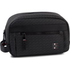 Kosmetyczka TOMMY HILFIGER - Coated Canvas Mono Washbag AM0AM05313 0HK. Szare kosmetyczki męskie TOMMY HILFIGER, bez wzorów, ze skóry ekologicznej. Za 299,00 zł.