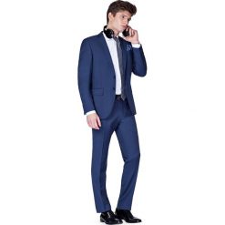 Garnitur Granatowy Savoy. Niebieskie garnitury marki LANCERTO, z bawełny. W wyprzedaży za 399,90 zł.