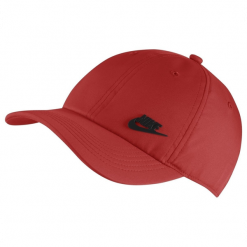 CZAPKA HERITAGE 86 METAL SWOOSH. Czerwone czapki męskie Nike, na lato, w paski, z materiału, klasyczne. Za 59,99 zł.