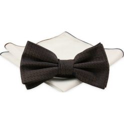 Brązowa Elegancka Mucha z Białą Poszetką -CHATTIER- Męska, w Drobny Wzór MUCH0597. Pomarańczowe muszki męskie Chattier, na imprezę, w paski, eleganckie. Za 44,00 zł.