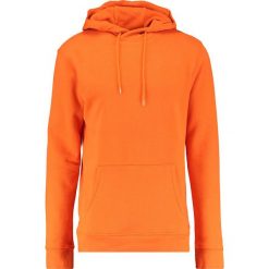 Samsøe & Samsøe LEESON Bluza z kapturem puffins bill. Pomarańczowe kardigany męskie Samsøe & Samsøe, s, z bawełny, z kapturem. W wyprzedaży za 399,20 zł.