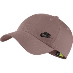 Nike H86 Futura Czapka z daszkiem Beżowy. Brązowe czapki damskie Nike, z haftami, z bawełny. Za 59,95 zł.