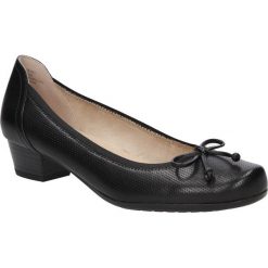 Czółenka caprice 9-22300-26. Czółenka damskie Caprice, bez wzorów, bez obcasa. Za 286,99 zł.