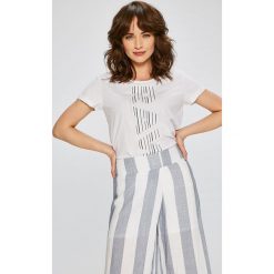 G-Star Raw - Top. Białe bluzki damskie G-Star RAW, s, z nadrukiem, z bawełny, retro, z okrągłym kołnierzem, z krótkim rękawem. W wyprzedaży za 79,90 zł.