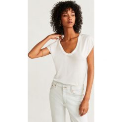 Mango - T-shirt Lyocam. Czarne bluzki damskie Mango, s, bez wzorów, z lyocellu, z okrągłym kołnierzem. Za 59,90 zł.