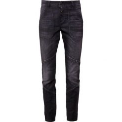 CLOSED FRANCESCA Jeansy Relaxed Fit easy wash. Niebieskie jeansy damskie CLOSED, bez wzorów, z elastanu. Za 789,00 zł.