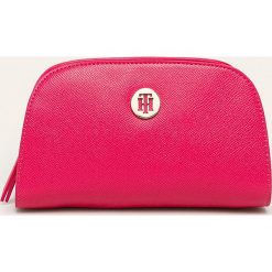 Tommy Hilfiger - Kosmetyczka. Czarne kosmetyczki damskie TOMMY HILFIGER, bez wzorów, ze skóry ekologicznej. Za 259,90 zł.