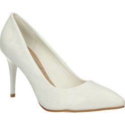 Szpilki casu l28525. Białe czółenka damskie Casu, na co dzień, bez wzorów, ze skóry ekologicznej, eleganckie, bez obcasa, na szpilce, bez zapięcia. W wyprzedaży za 49,99 zł.