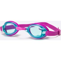 Speedo - Okulary pływackie dziecięce. Różowe kąpielówki chłopięce Speedo, bez wzorów, z materiału. W wyprzedaży za 19,90 zł.