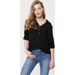 Czarna Koszula Fiber. Czarne bluzki damskie Born2be, xl, bez wzorów, bez kołnierzyka, bez rękawów. Za 49,99 zł.