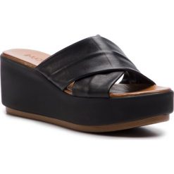 Klapki INUOVO - 123001 Black. Czarne klapki damskie marki Inuovo, bez wzorów, ze skóry, bez obcasa, na obcasie. Za 259,00 zł.