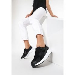 Czarne Buty Sportowe Peris. Czarne buty sportowe damskie Born2be, bez wzorów, sportowe. Za 89,99 zł.