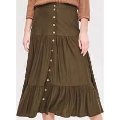 Spódnica midi - Khaki. Brązowe spódniczki damskie Reserved, bez wzorów, midi. W wyprzedaży za 49,99 zł.