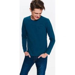 T-shirt męski długi rękaw z taśmami i kieszenią. Niebieskie t-shirty męskie Top Secret, na lato, xl, bez wzorów, z bawełny, klasyczne, z klasycznym kołnierzykiem, długie. W wyprzedaży za 19,99 zł.