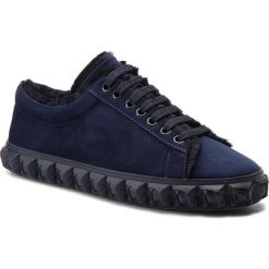 Sneakersy STUART WEITZMAN - Fringiecoverstory XL17415 French Navy/Sea Suede. Niebieskie półbuty damskie marki Stuart Weitzman, na co dzień, z aplikacjami, ze skóry, bez obcasa, na płaskiej podeszwie, bez zapięcia. W wyprzedaży za 909,00 zł.