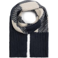 Szal Pepe Jeans Laia Scarf PL060161. Szaliki damskie Pepe Jeans, bez wzorów, z jeansu. W wyprzedaży za 109,00 zł.
