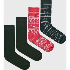 Only & Sons - Skarpety (4-pack). Czarne skarpetki męskie Only & Sons, bez wzorów, z elastanu. W wyprzedaży za 39,90 zł.