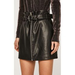 Glamorous - Spódnica. Czarne spódniczki damskie Glamorous, s, w paski, z poliesteru, casualowe, z podwyższonym stanem, mini, proste. W wyprzedaży za 99,90 zł.