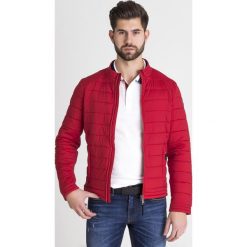 KURTKA GUESS. Czerwone płaszcze męskie Guess, xs, z aplikacjami, z gumy. Za 365,00 zł.