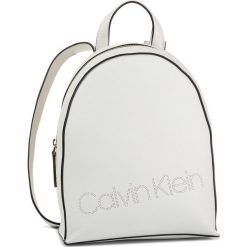Plecak CALVIN KLEIN - Ck Must Psp20 Sml Backpack P K60K606186 YAD. Białe plecaki damskie Calvin Klein, bez wzorów, ze skóry ekologicznej. Za 539,00 zł.