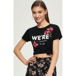 T-shirty damskie: T-shirt z kwiatowym haftem – Czarny