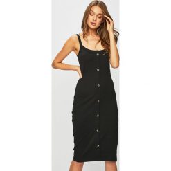 Vero Moda - Sukienka. Pomarańczowe sukienki damskie Vero Moda, na co dzień, s, bez wzorów, z elastanu, casualowe, z okrągłym kołnierzem, bez rękawów, proste. W wyprzedaży za 69,90 zł.