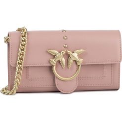 Torebka PINKO - Houston Wallet With Shoulder V AI 19-20 PLTT 1P21ER Y5FF Light Pink Q19. Różowe torebki klasyczne damskie Pinko, bez wzorów, ze skóry, eleganckie, bez dodatków. Za 769,00 zł.