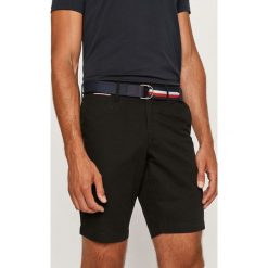 Tommy Hilfiger - Szorty. Spodenki i szorty męskie TOMMY HILFIGER, w paski, z bawełny, casualowe. Za 359,90 zł.