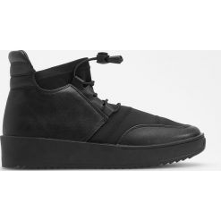 Sportowe buty za kostkę - Czarny. Czarne buty sportowe damskie marki Reserved. Za 159,99 zł.