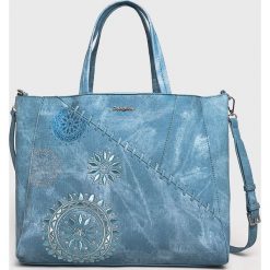 Desigual - Torebka. Niebieskie torebki klasyczne damskie Desigual, z haftami, z poliesteru, casualowe, na ramię, duże, z haftem. W wyprzedaży za 239,90 zł.