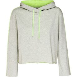Bluza DEHA ACTIVE. Szare bluzy damskie Deha, z nadrukiem. W wyprzedaży za 234,00 zł.