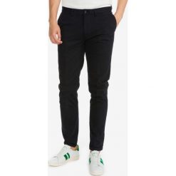Scotch & Soda Stuart Spodnie Czarny. Czarne spodnie męskie Scotch & Soda, bez wzorów, z bawełny. Za 404,95 zł.
