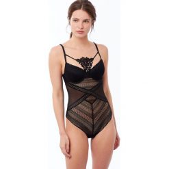 Etam - Body Crooner. Czarne body damskie Etam, z haftami, z elastanu. W wyprzedaży za 139,90 zł.