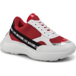 Sneakersy LOVE MOSCHINO - JA15086G1AIP150A Rosso/Bia/Ne/Arg. Czerwone półbuty damskie Love Moschino, ze skóry ekologicznej. Za 949,00 zł.