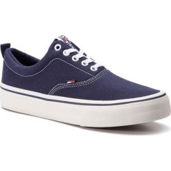 Tenisówki TOMMY JEANS - Classic Tommy Jeans Sneaker EM0EM00259 Ink 006. Niebieskie półbuty męskie Tommy Jeans, bez wzorów, z jeansu, bez zapięcia. W wyprzedaży za 249,00 zł.