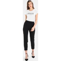 T-shirty damskie: Armani Exchange Tshirt z nadrukiem white