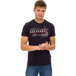 T-shirt w kolorze granatowym. Niebieskie t-shirty męskie GALVANNI, m, z nadrukiem, z bawełny, z okrągłym kołnierzem. W wyprzedaży za 89,95 zł.