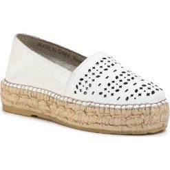 Espadryle QUAZI - QZ-50-04-000464 102. Białe espadryle damskie QUAZI, bez wzorów, ze skóry, bez obcasa, na płaskiej podeszwie. Za 299,00 zł.