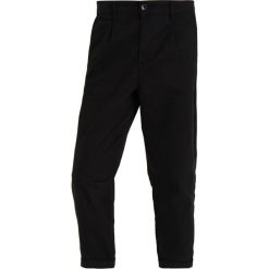 Chinosy męskie: Only & Sons ONSTWILL WIDE LEG Chinosy black
